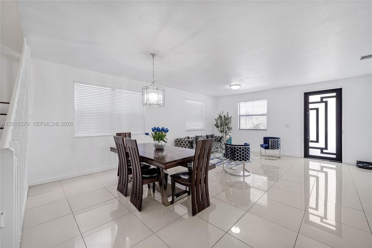15294 Sw 173rd St - Photo 3 of 48