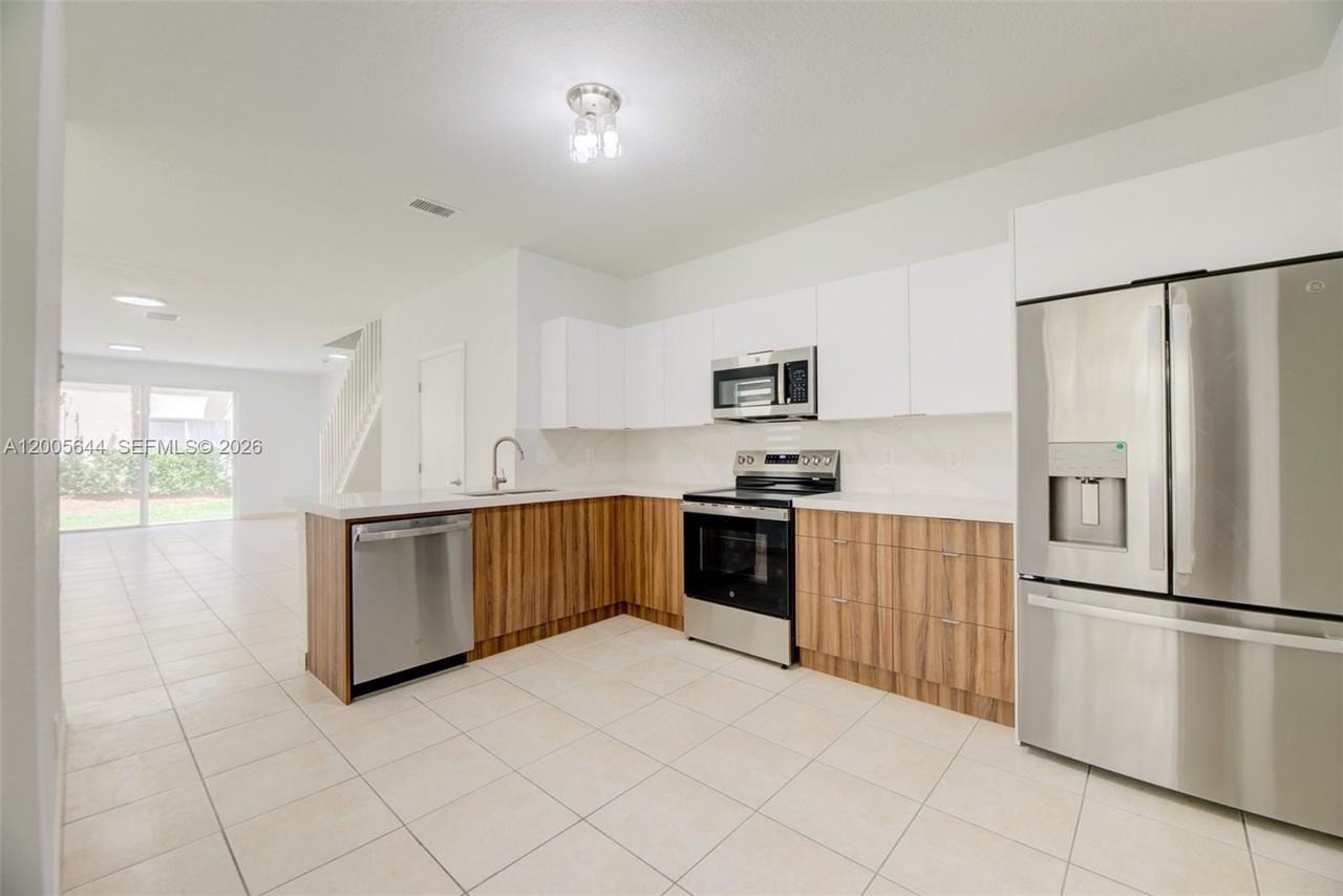 2143 Hacienda Ter - Photo 5 of 25