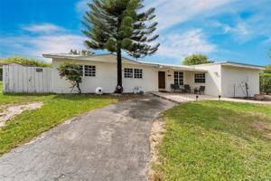 featured image of 9750 Sw 74th St