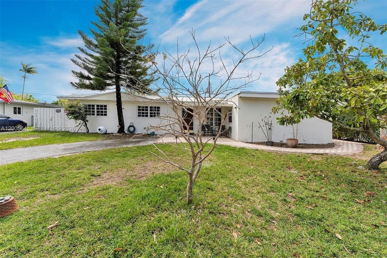 9750 Sw 74th St - Photo 2 of 35