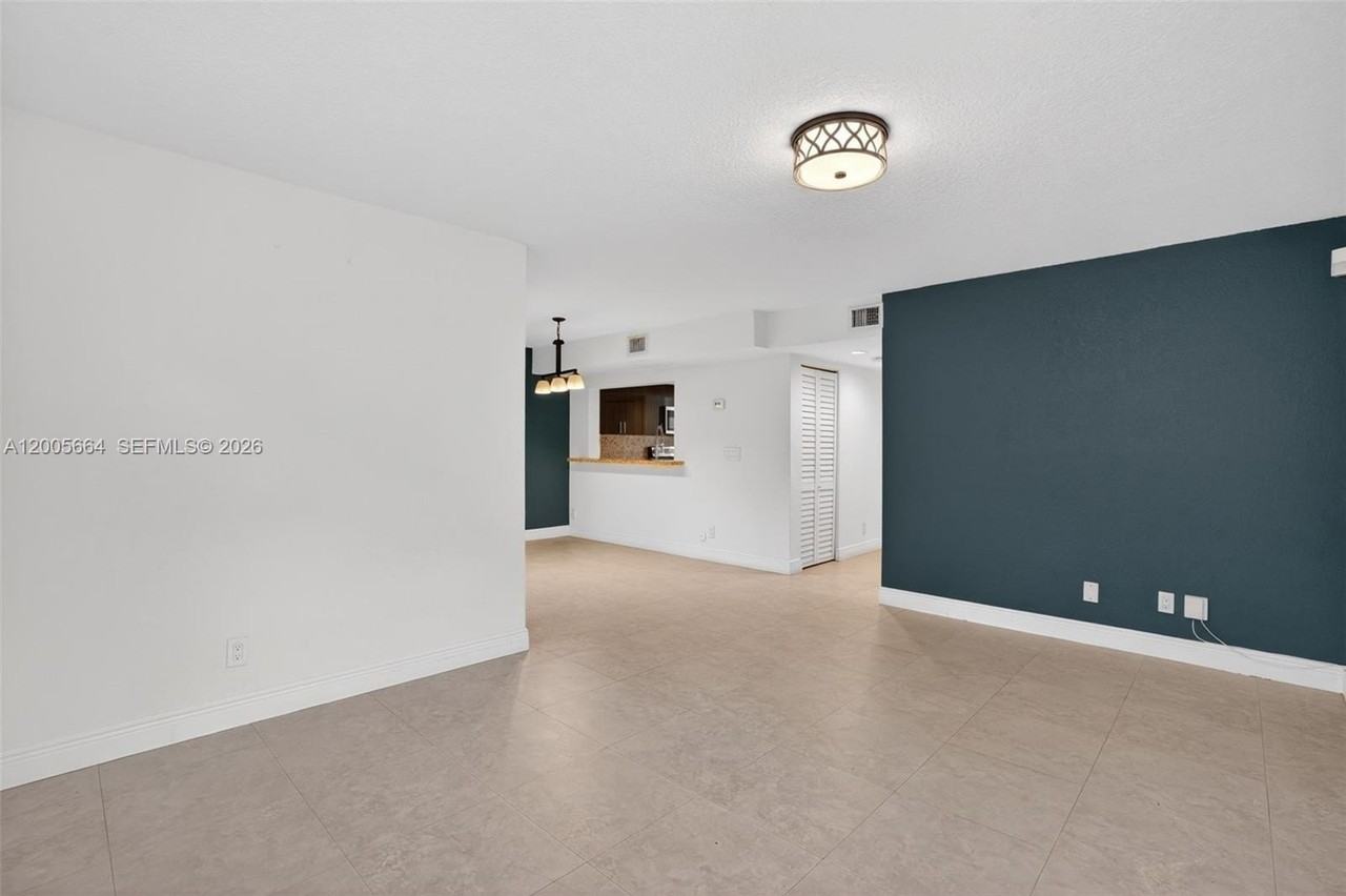 845 Nw 91st Ter #845 - Photo 3 of 33