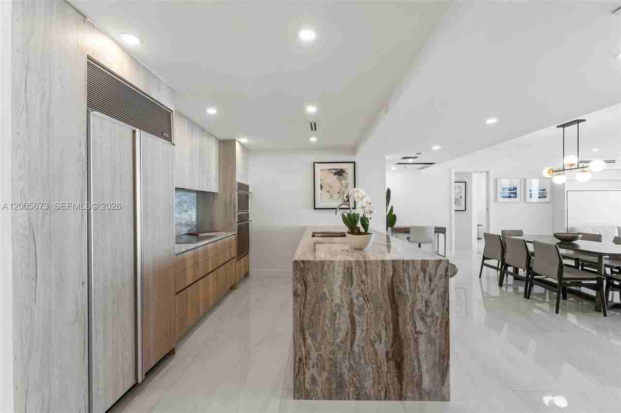1500 Ocean Dr #1003 - Photo 5 of 44