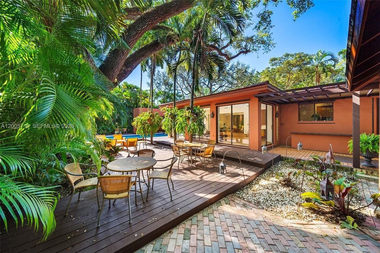 5627 Granada Blvd - Photo 2 of 50