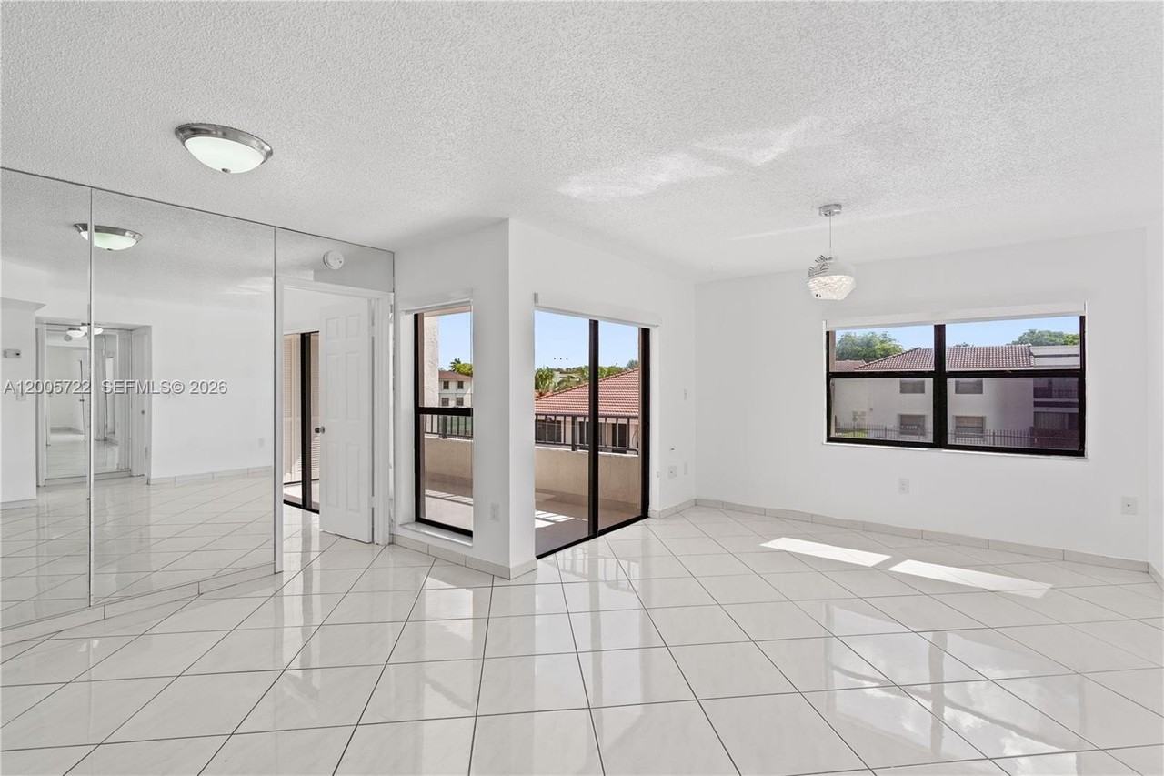 10877 Nw 7th St #21-35 - Photo 6 of 37