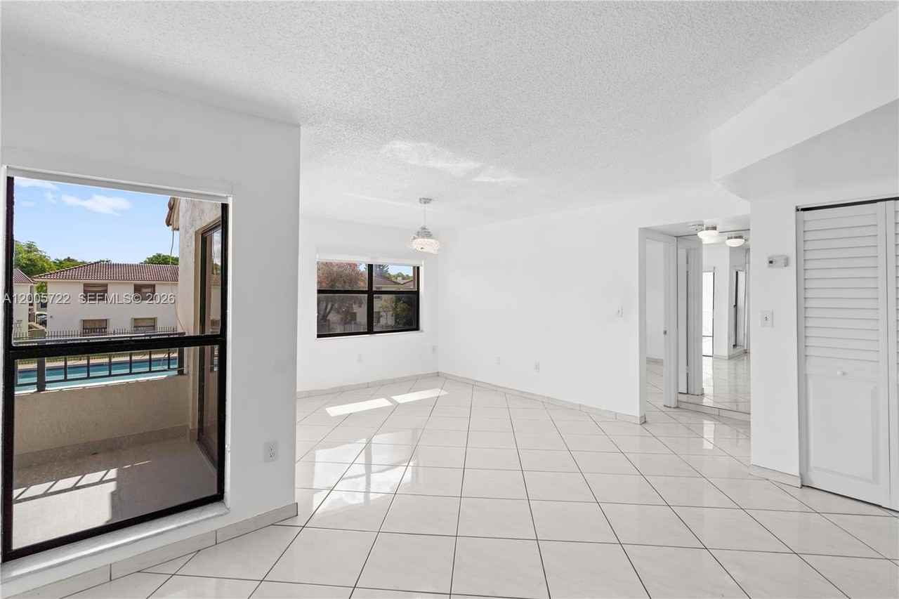 10877 Nw 7th St #21-35 - Photo 7 of 37
