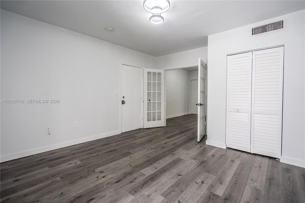 920 Pennsylvania Ave #206 - Photo 5 of 11