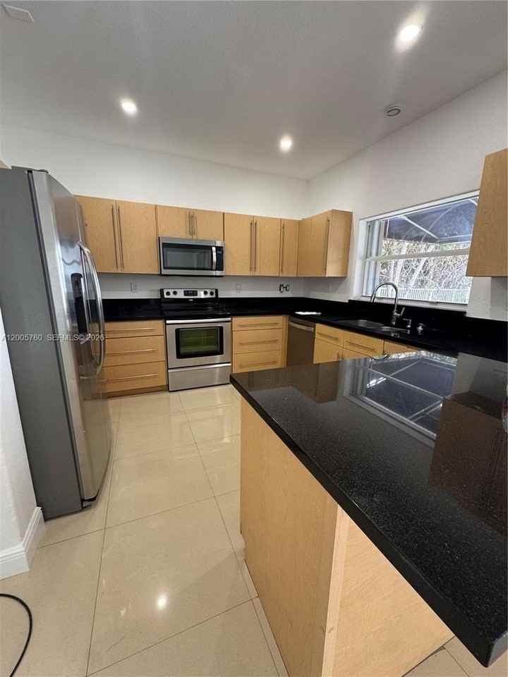 15071 Sw 136th Pl #15071 - Photo 5 of 26