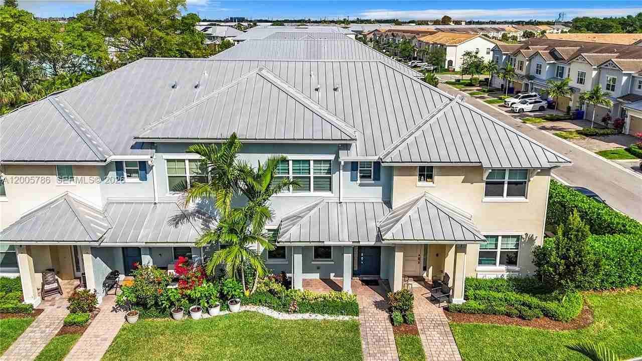 5040 Eucalyptus Dr #2 - Photo 2 of 47