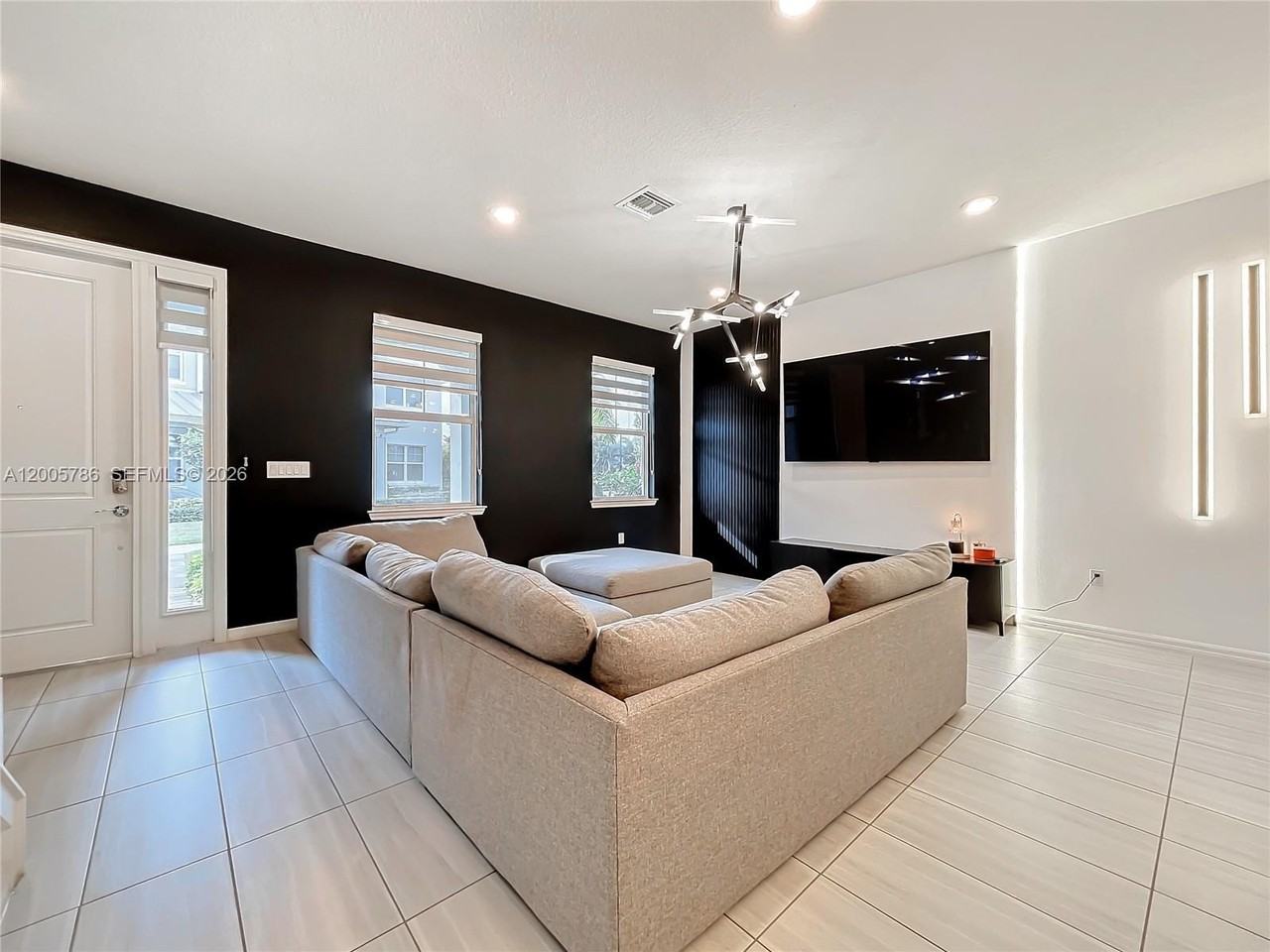 5040 Eucalyptus Dr #2 - Photo 7 of 47