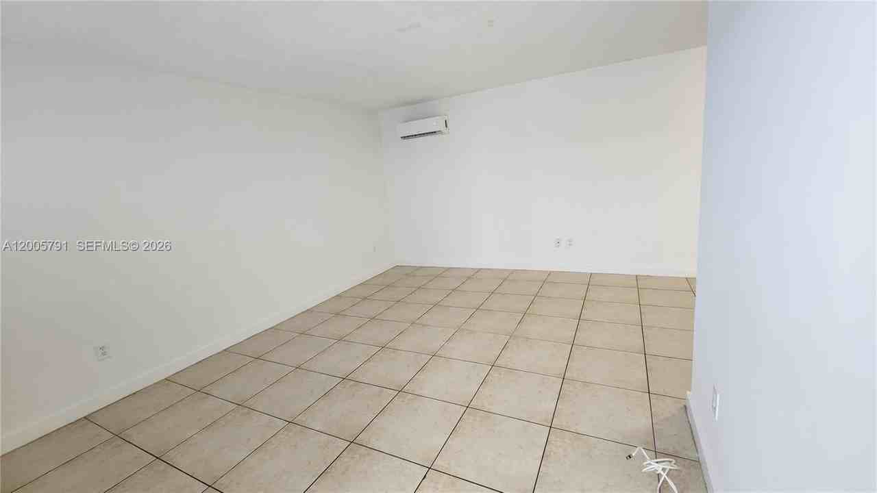 1231 Pennsylvania Ave #10 - Photo 6 of 10