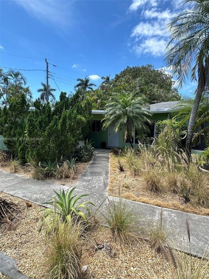 1753 Ne 18th St #1753 - Photo 3 of 30