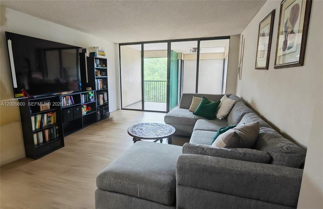 2802 N 46th Ave #520B - Photo 2 of 24