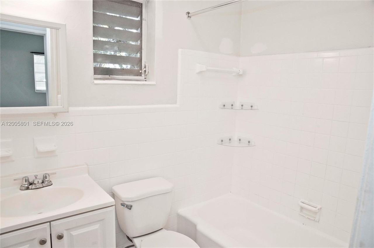 2206 Fillmore St #6 - Photo 7 of 15