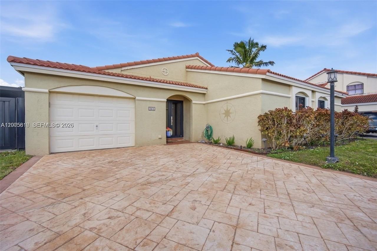 561 Sw 87th Ct - Photo 2 of 42