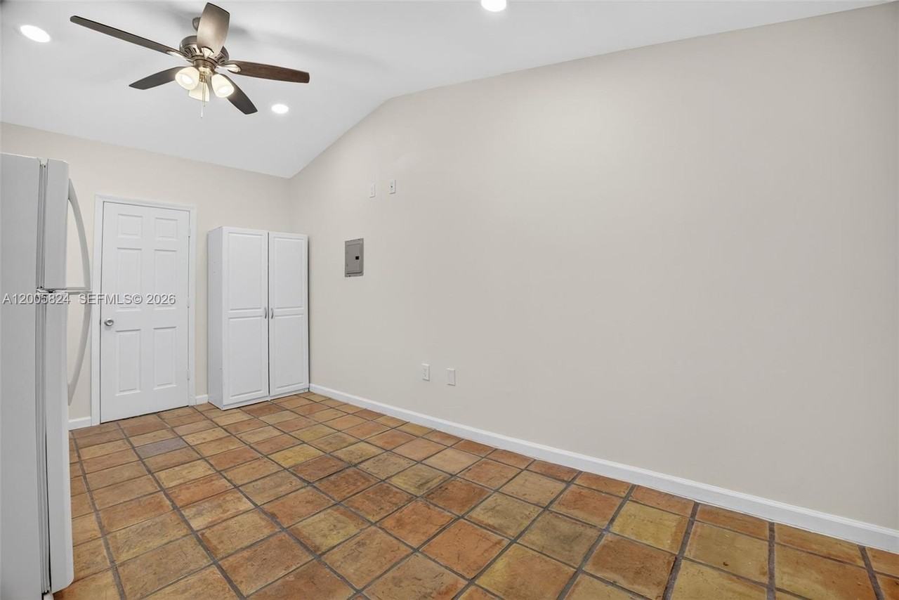 7941 Sw 37th Ter - Photo 5 of 6