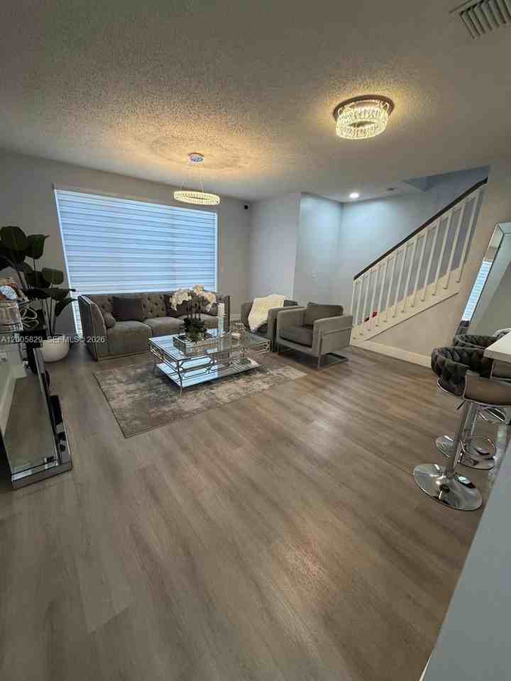 2244 Ne 42nd Ave #2244 - Photo 7 of 16