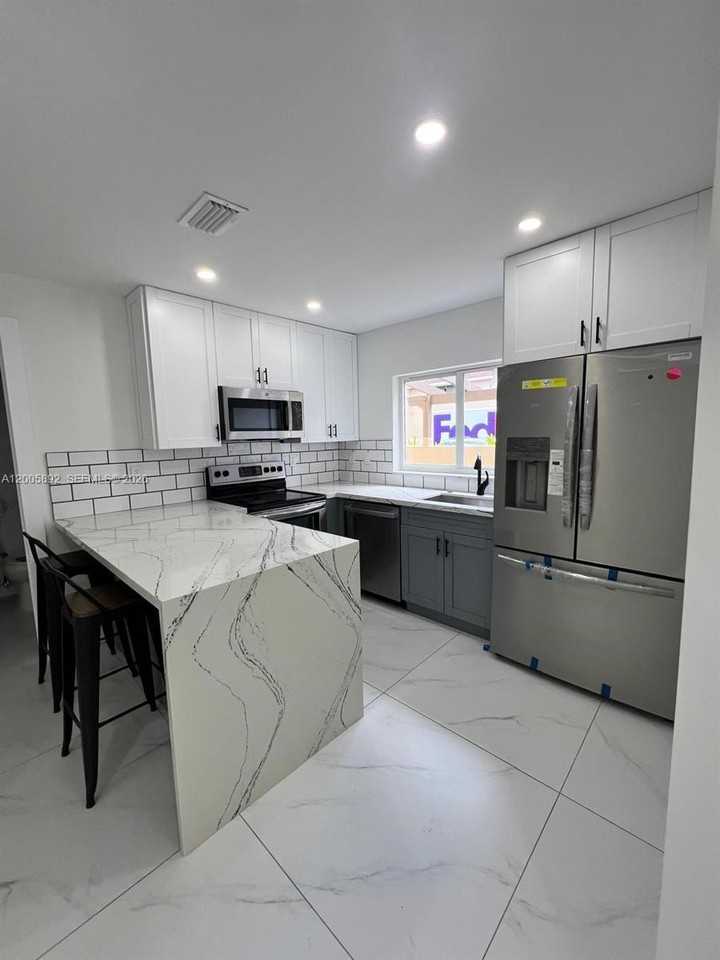 3632 Sw 112th Ave #6-3 - Photo 5 of 14