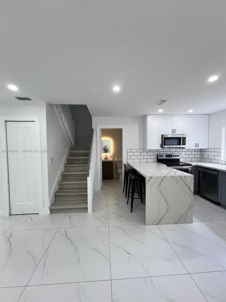 3632 Sw 112th Ave #6-3 - Photo 7 of 14