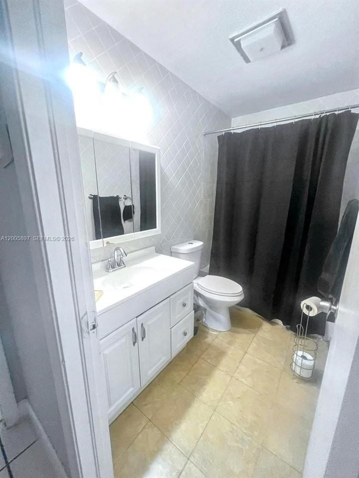 4259 Royal Banyan Way #B - Photo 6 of 16