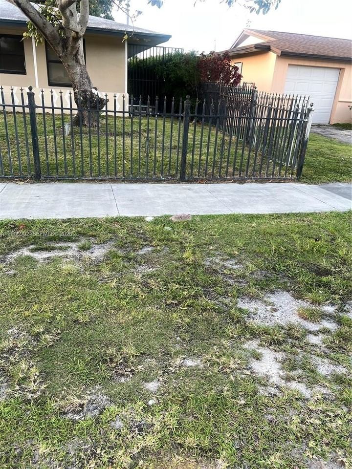 9945 Sw 164th Ter #1 - Photo 5 of 8