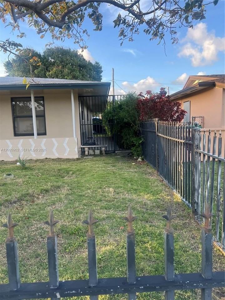 9945 Sw 164th Ter #1 - Photo 6 of 8