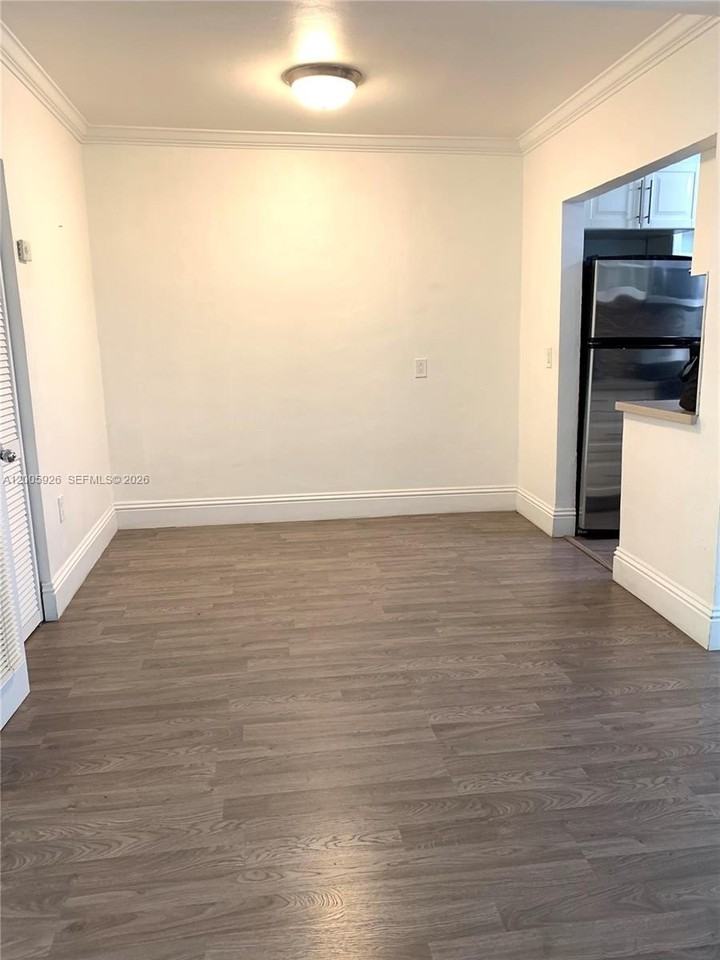 1515 West Ave #5 - Photo 3 of 11