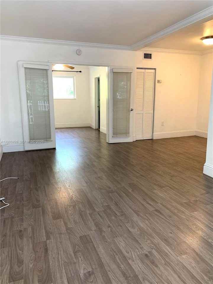 1515 West Ave #5 - Photo 4 of 11