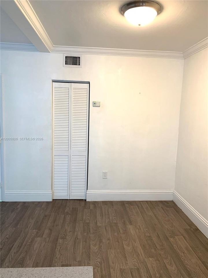 1515 West Ave #5 - Photo 5 of 11