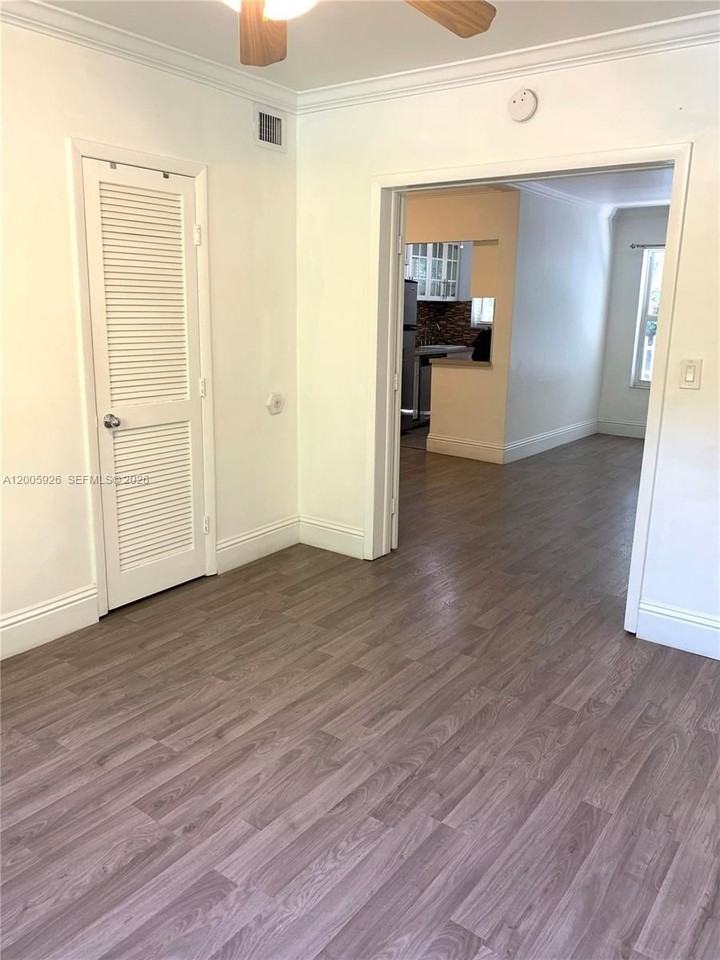 1515 West Ave #5 - Photo 7 of 11