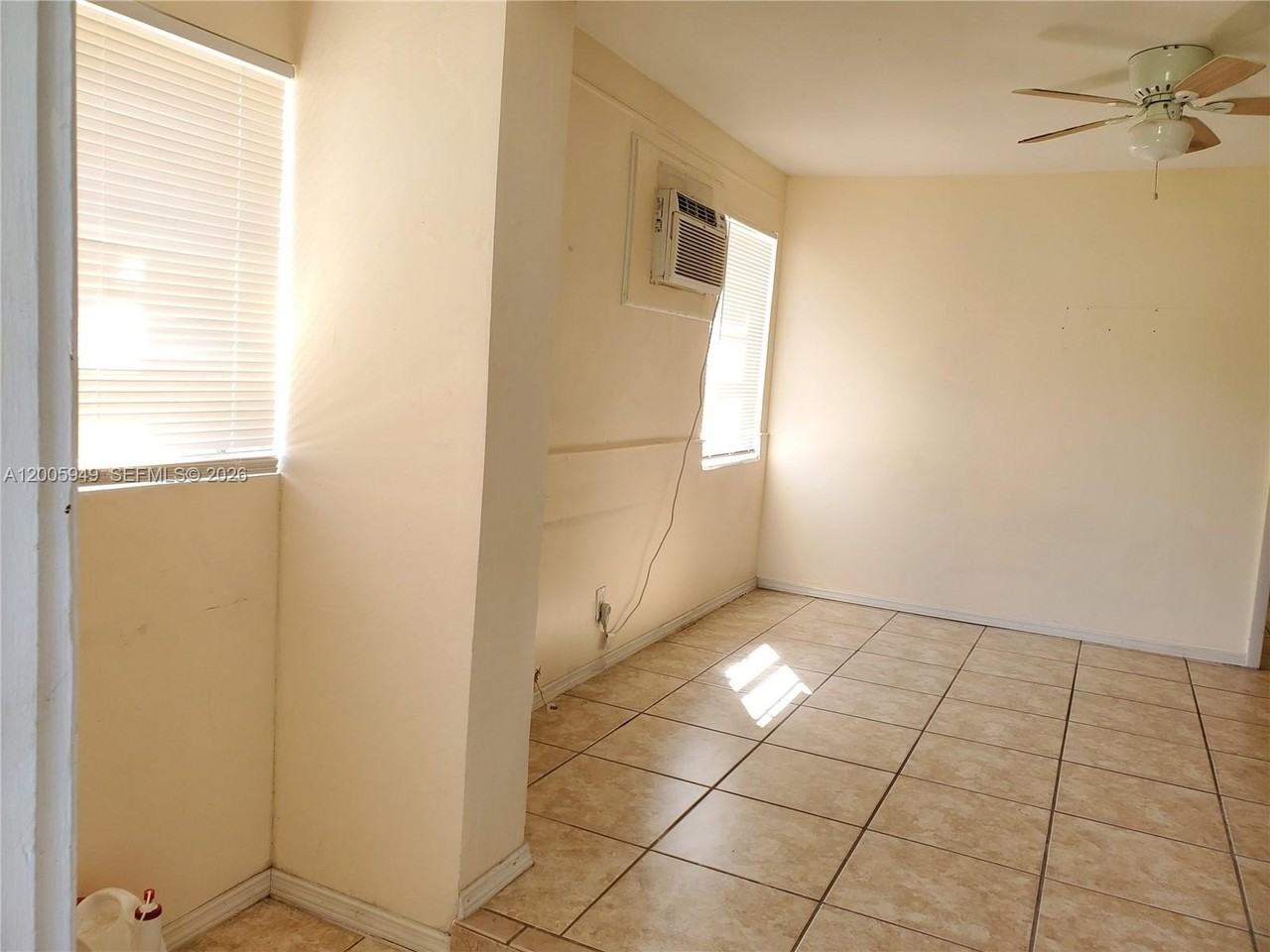 2114 Mckinley St - Photo 4 of 18