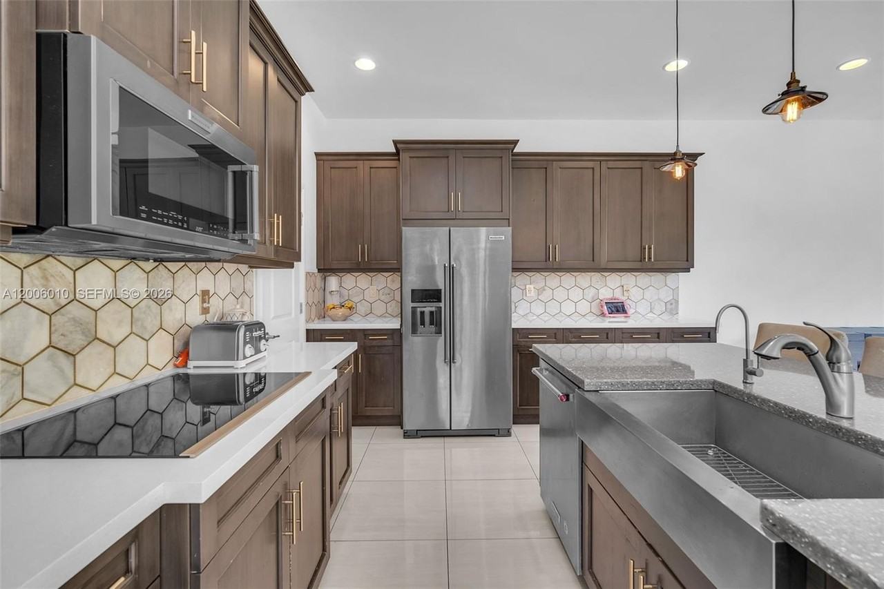 865 Sw 113th Ln - Photo 5 of 42