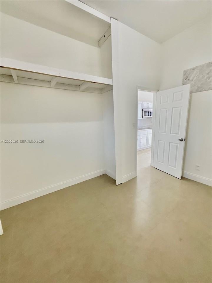 2516 Cleveland St #B - Photo 3 of 7