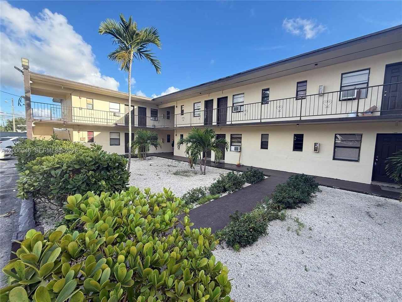 3330 Nw 48th Ter #206