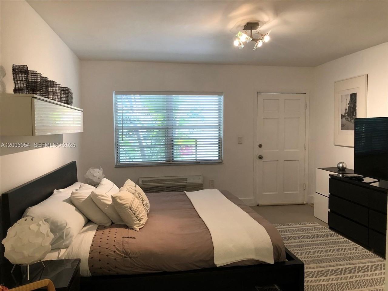 911 Meridian Ave #105