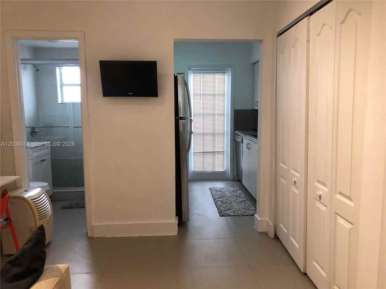 911 Meridian Ave #105 - Photo 2 of 31