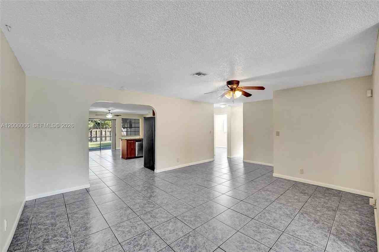 4451 Nw 110th Ave #S - Photo 5 of 30