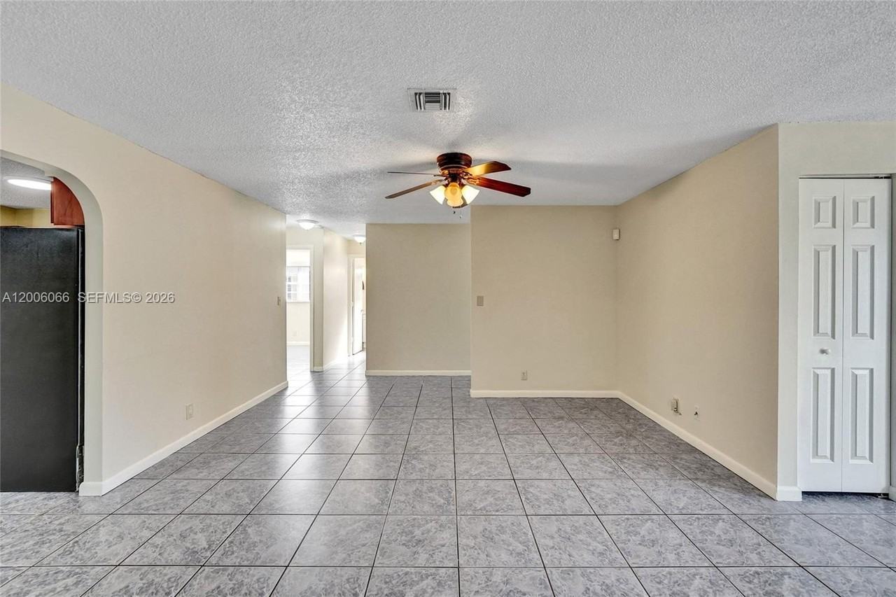 4451 Nw 110th Ave #S - Photo 6 of 30