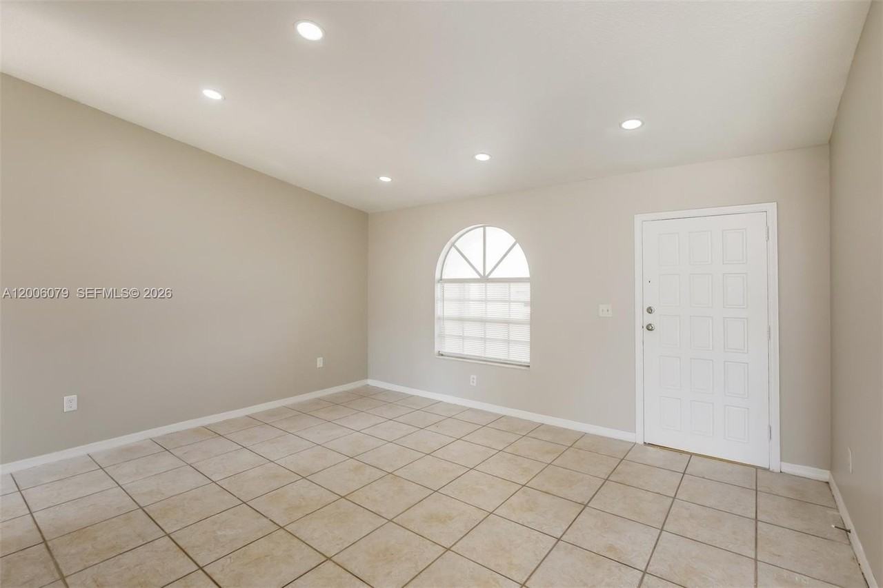 14484 Sw 174th St - Photo 4 of 18