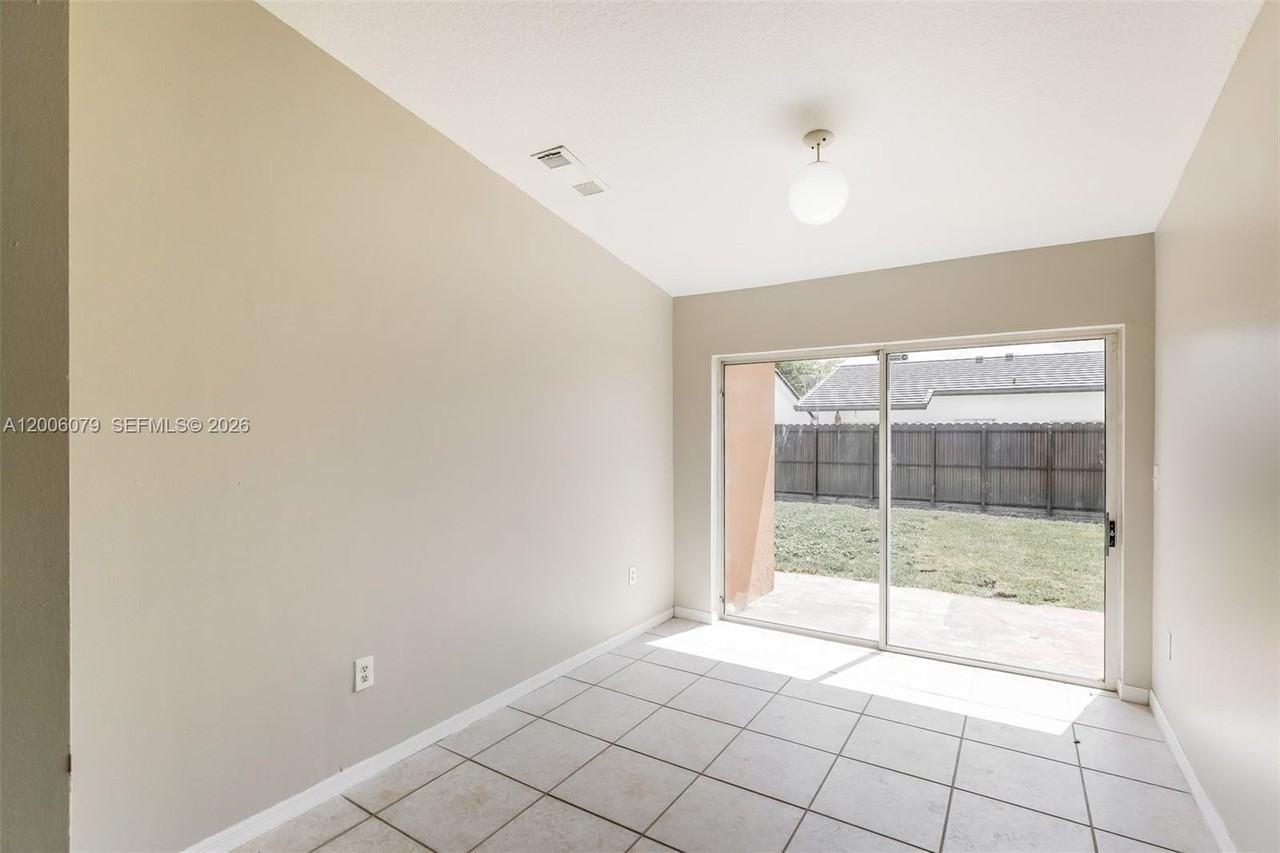 14484 Sw 174th St - Photo 6 of 18