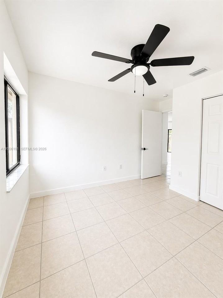 3204 San Remo Cir #3204 - Photo 7 of 9