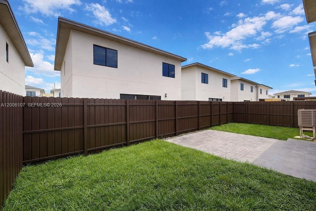 1339 Nw 2nd Ln #1339 - Photo 5 of 50