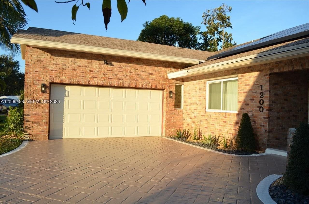 1200 Nw 78th Ave - Photo 3 of 50