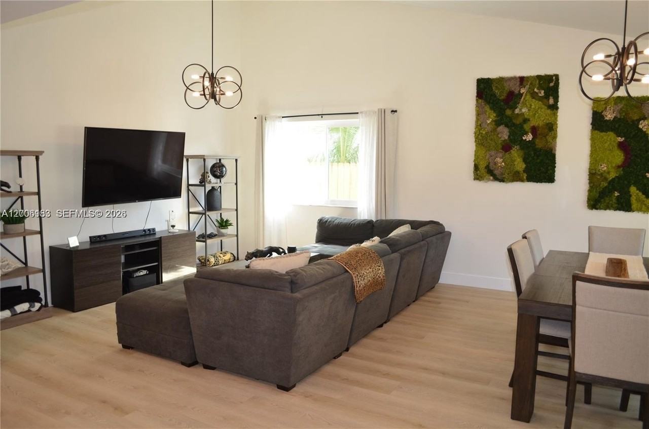 1200 Nw 78th Ave - Photo 4 of 50