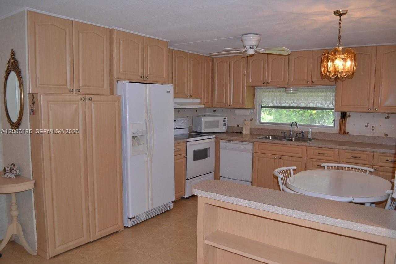 1620 Sw 64th Way #H - Photo 4 of 31