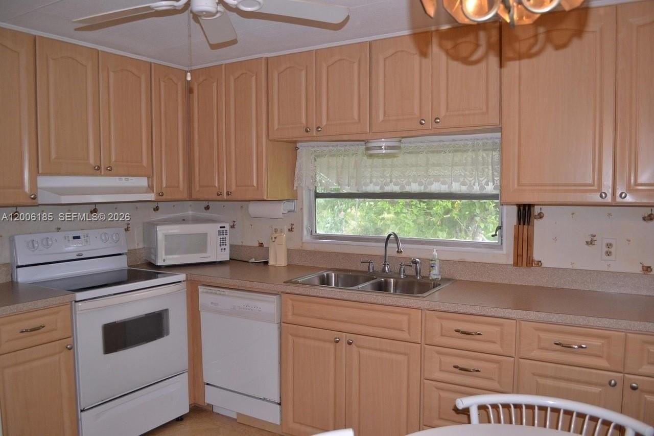 1620 Sw 64th Way #H - Photo 5 of 31