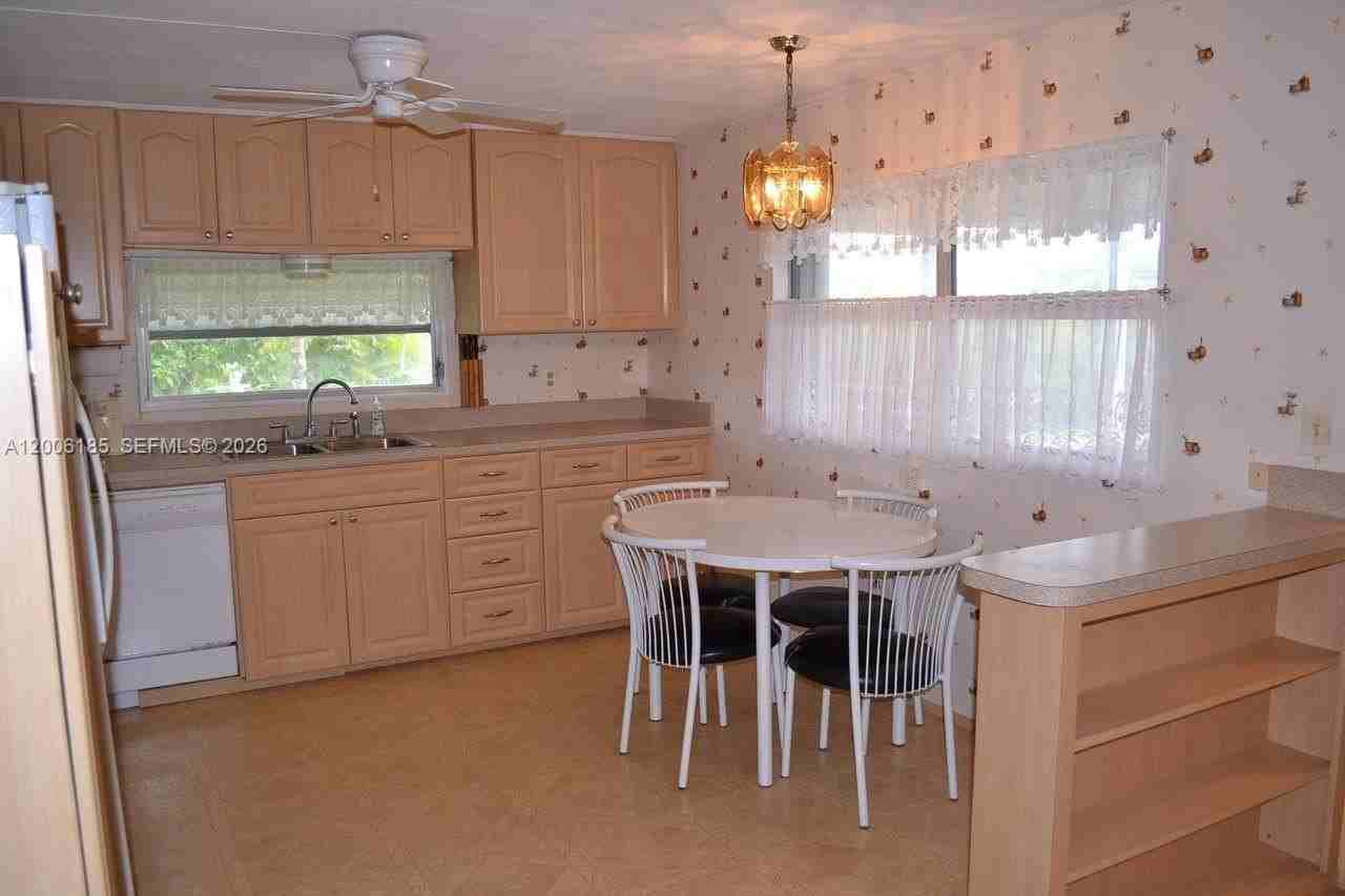 1620 Sw 64th Way #H - Photo 6 of 31