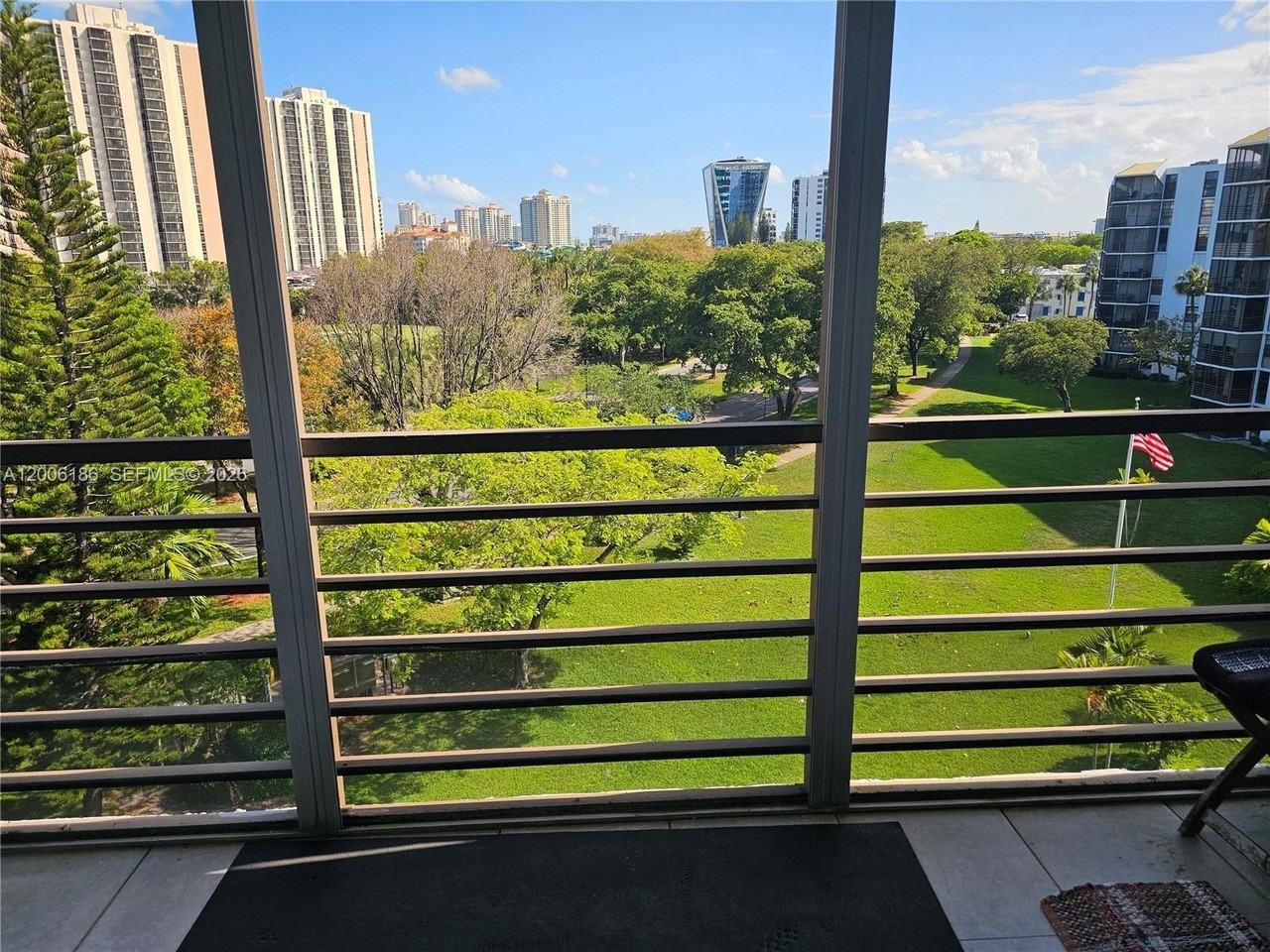 20500 W Country Club Dr #609