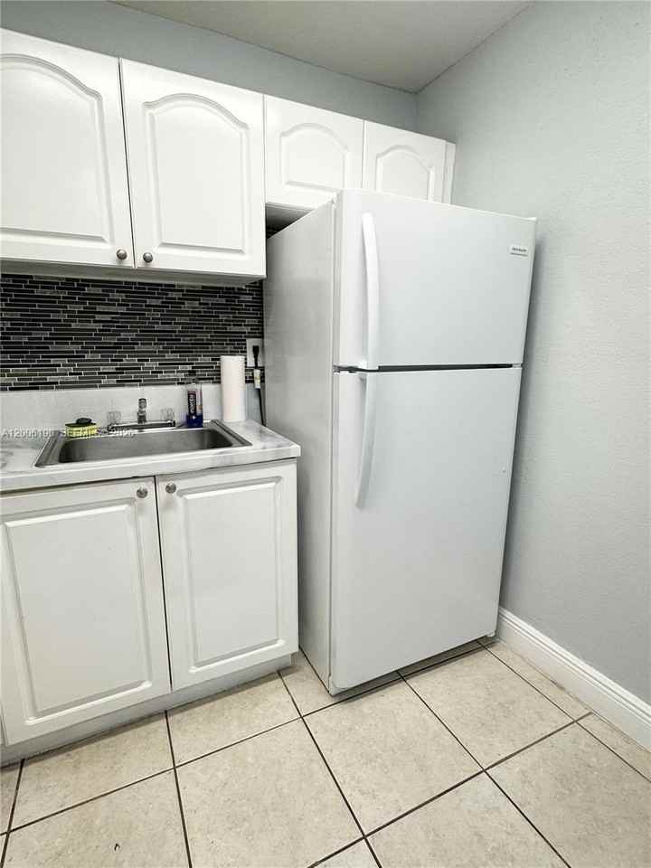 9405 Sw 76th St #Y32 - Photo 3 of 13