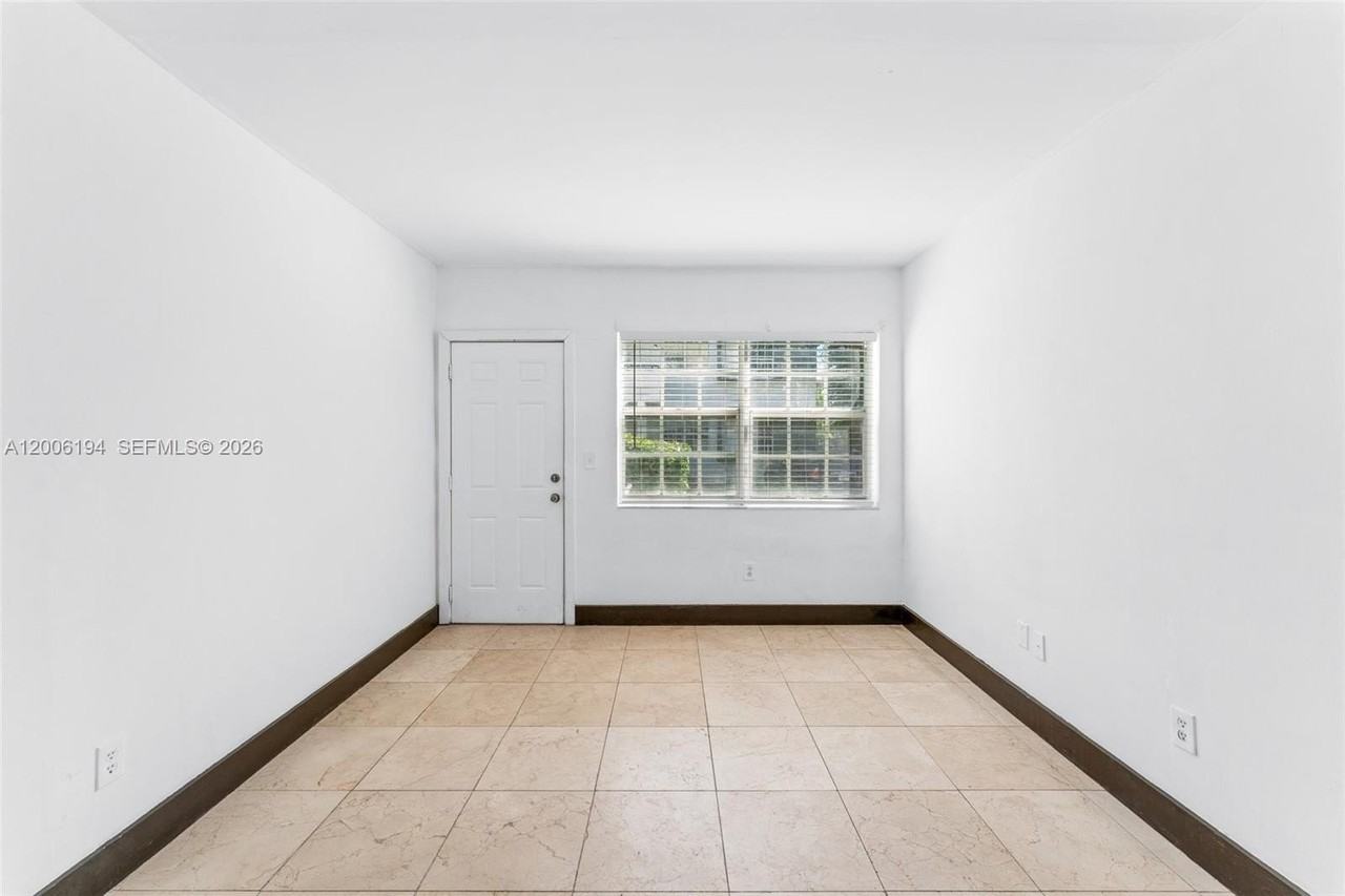 551 Ne 62nd St #6 - Photo 2 of 16