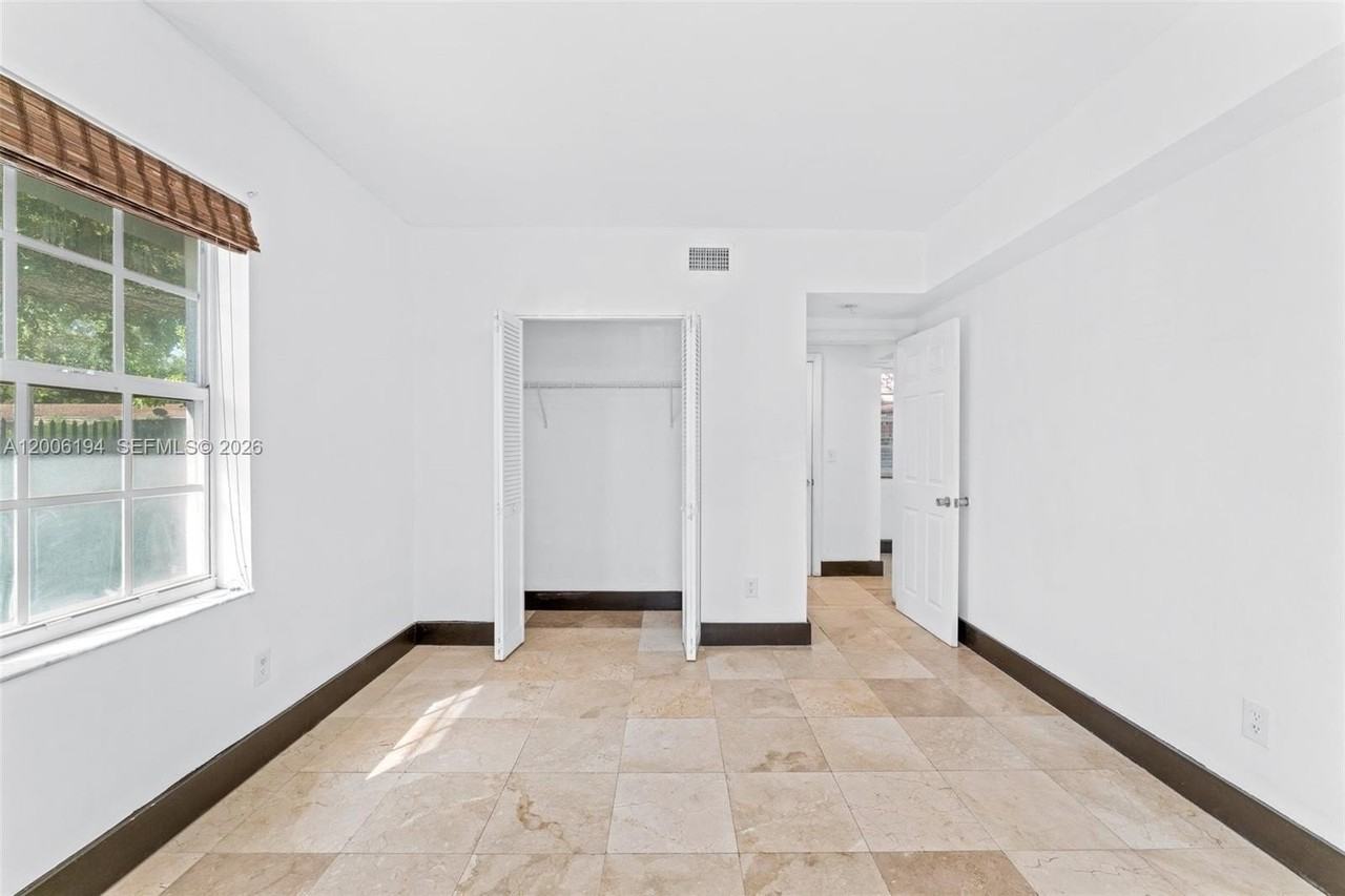 551 Ne 62nd St #6 - Photo 7 of 16